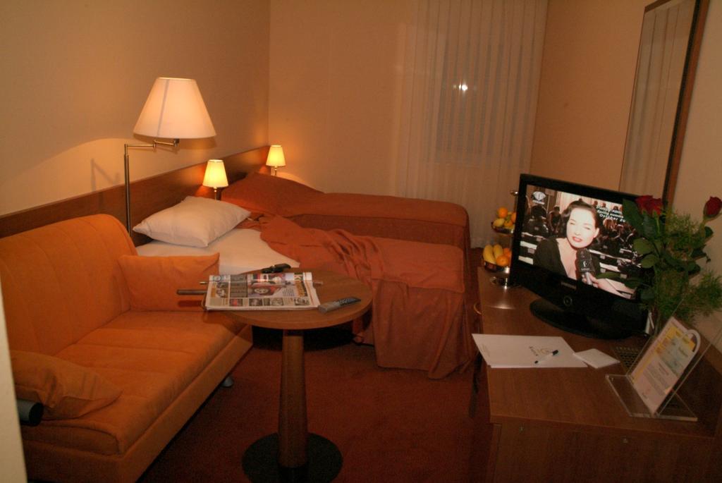 Hotel Kaktus Čitluk Exteriör bild